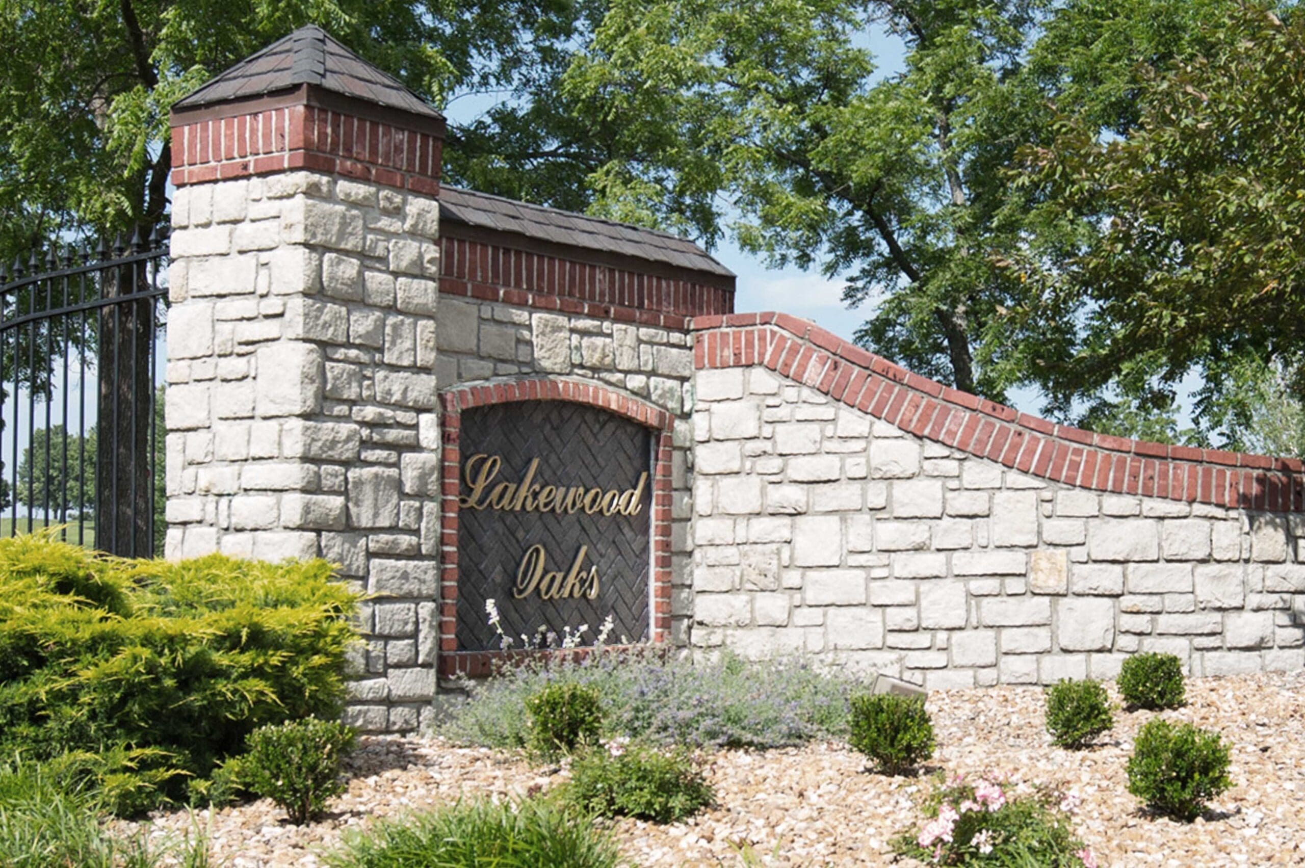 Lakewood Oaks